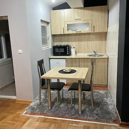 Center View Apartment